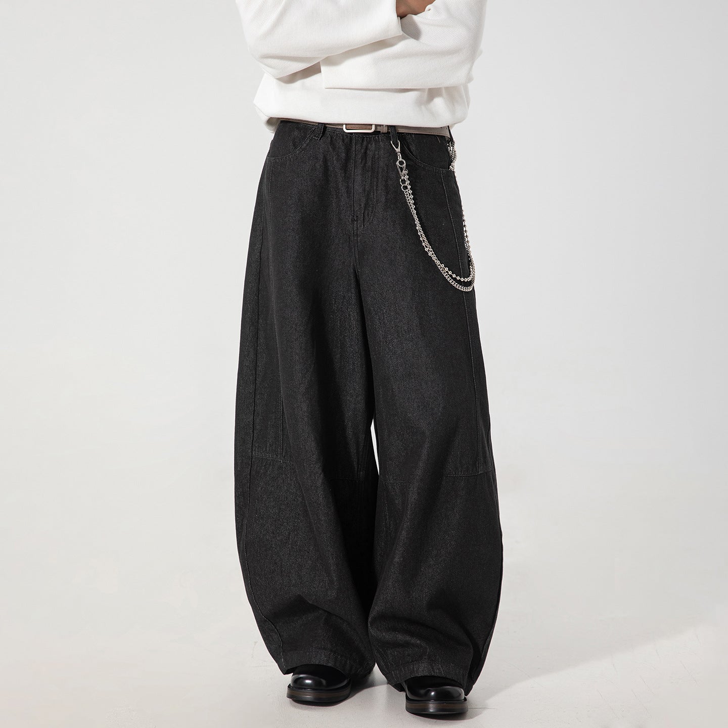 Curved knife shaped straight leg long pants